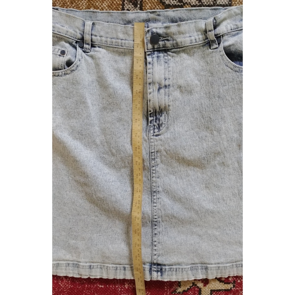 Light acid wash denim skirt - Picture 5 of 5